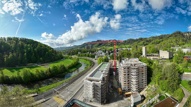 Blick vom Kirchturm von Maria-Hilf in Zürich-Leimbach