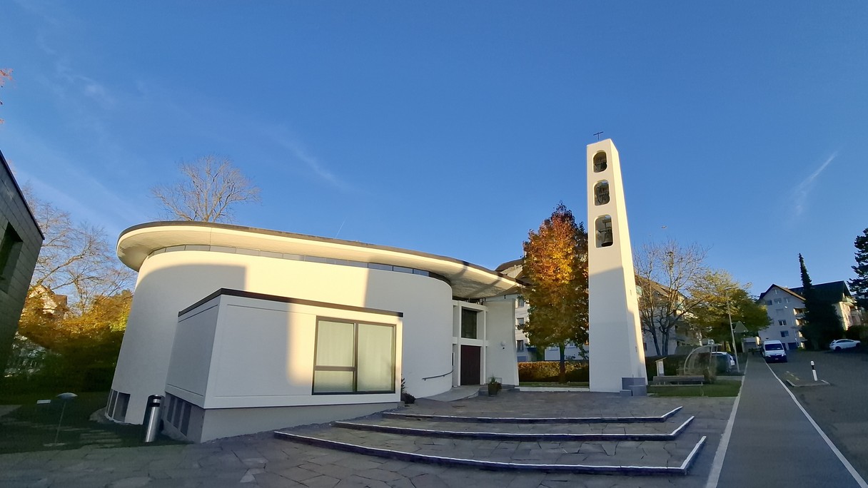 Katholische Kirche Gossau von der Chapfstrasse aus