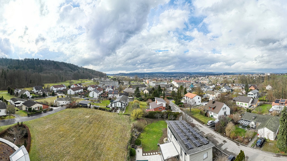 Ein Blick über Feuerthalen, nach Schaffhausen bis hin zum Randen