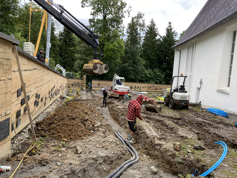 Baustelle bei der Umgestaltung des Friedhofs.