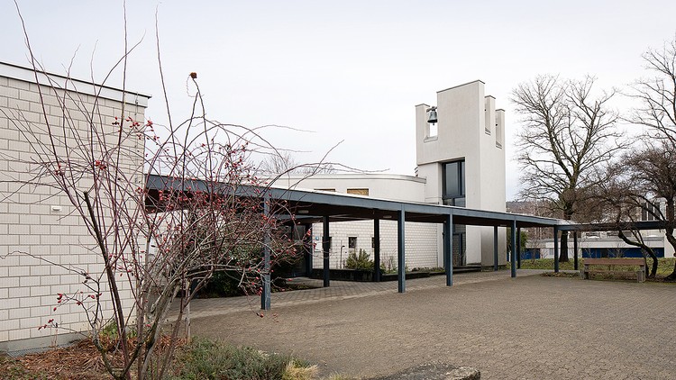 Aussenansicht der Epi-Kirche