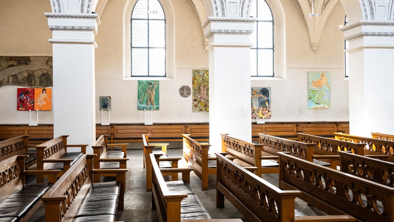 Kirche als Ausstellungsort: «Akt anders» von Balz Baechi 2023 in der Zürcher Predigerkirche.