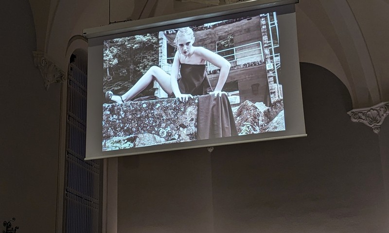 Experimentieren im Kirchenraum im Rahmen einer Langen Nacht der Kirchen.