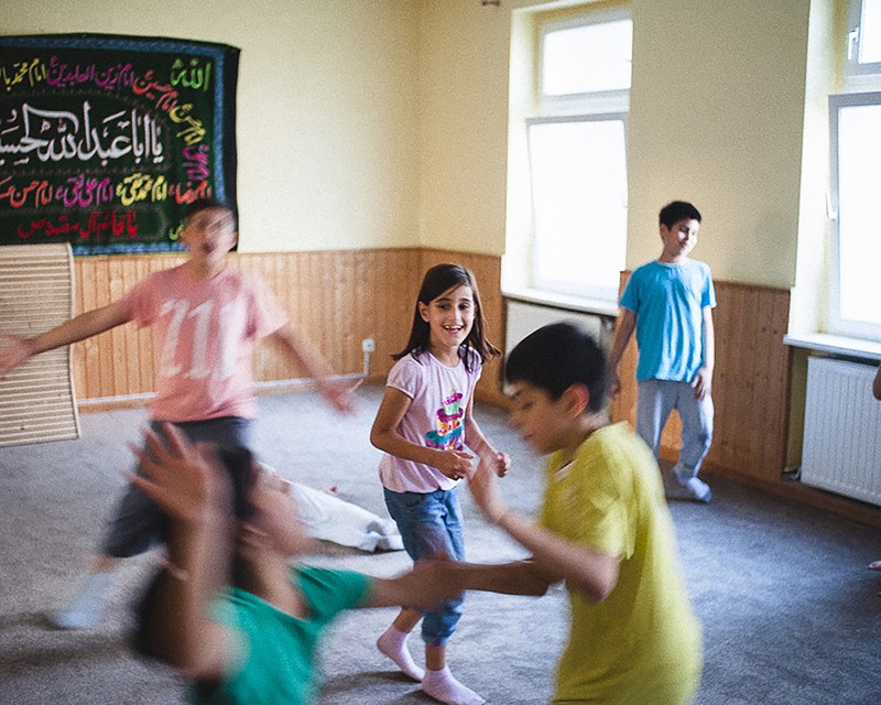 Kinder nach ihrem Islamunterricht in der  Imam-Cafer-Sadik-Moschee in Berlin Wedding.