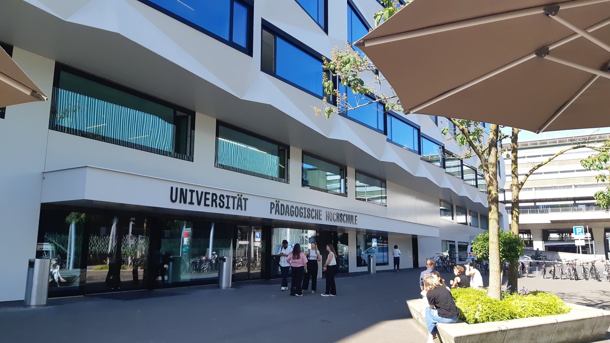 Einganz zum Religionspädagogischen Institut RPI in Luzern.